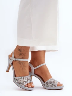 Ozdobené sandály na podpatku model 21645611 stříbrné - D&A