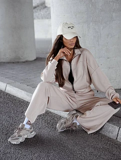 Komplet damski spodnie i bluza ze stójką beżowy model 21470453 - Moon