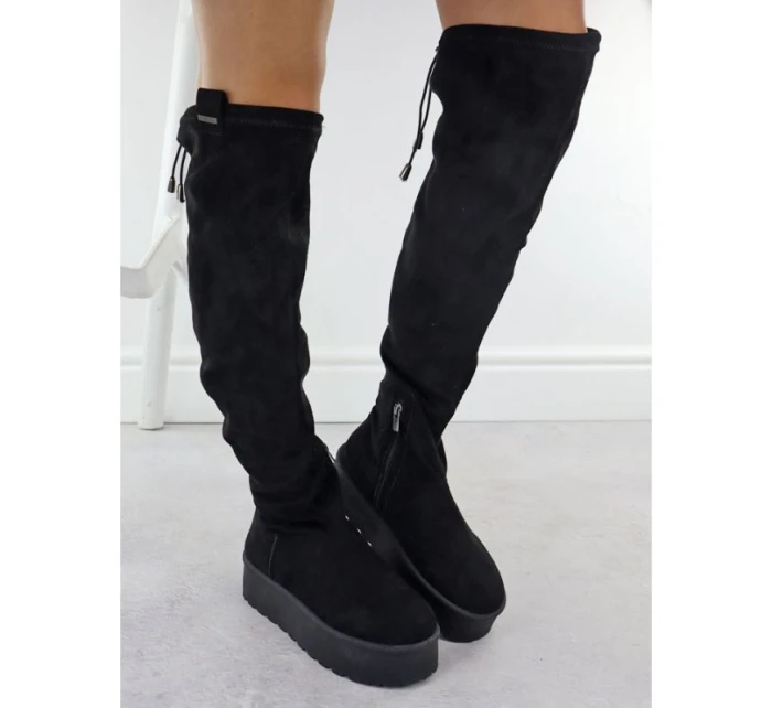 Dámské černé semišové boty na platformě model 21905119 - Big Star Dámské černé semišové boty na platformě model 21905119 - Big Star