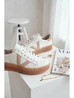 Dámské tenisky z pravé kůže na platformě model 22069622 Bílé - VINCEZA Dámské tenisky z pravé kůže na platformě model 22069622 Bílé - VINCEZA