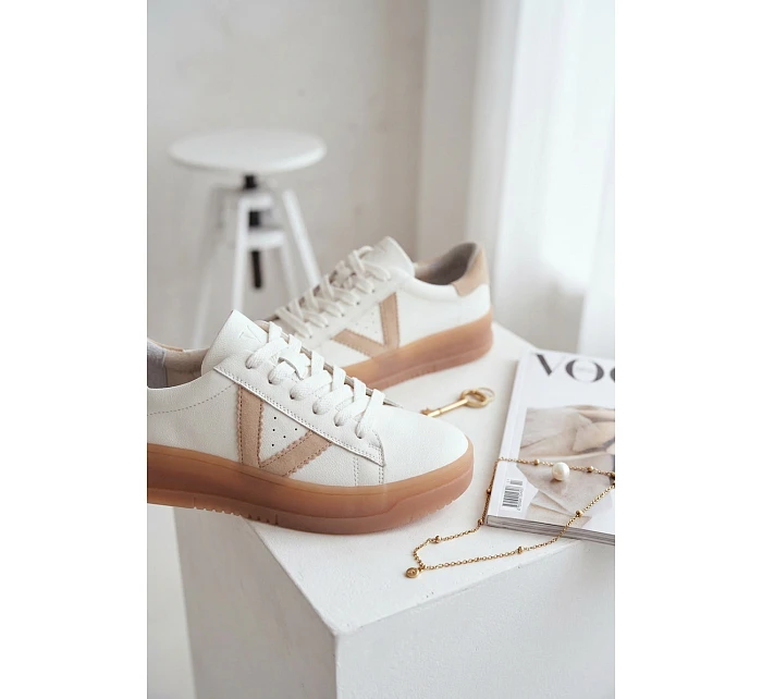 Dámské tenisky z pravé kůže na platformě model 22069622 Bílé - VINCEZA Dámské tenisky z pravé kůže na platformě model 22069622 Bílé - VINCEZA