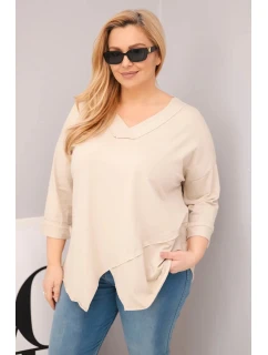 Dámská bavlněná blůza Plus Size s hlubokým výstřihem do V a asymetrickým spodním lemem béžová