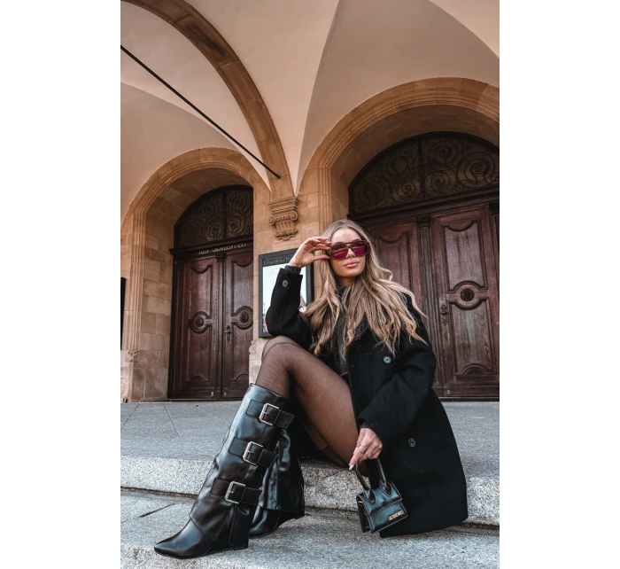 Dámské kozačky na platformě s lemem a přezkami Černé model 21747887 - Boto Dámské kozačky na platformě s lemem a přezkami Černé model 21747887 - Boto