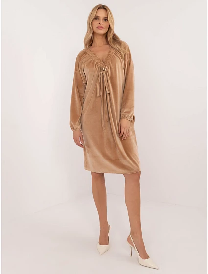 Šaty DHJ SK model 20546669 camel - FPrice Šaty DHJ SK model 20546669 camel - FPrice