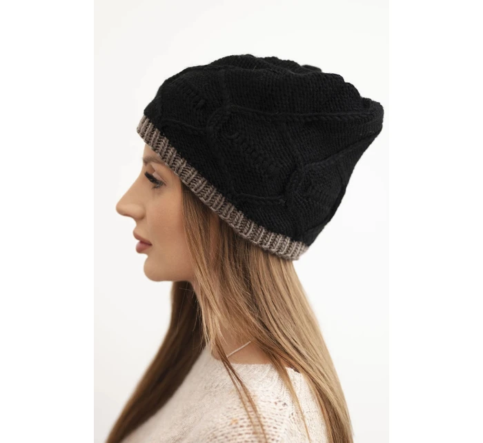 Dámská zimní čepice z vlny s proplétaným vzorem K443 černá + cappuccino