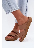 Kožené dámské pantofle s přezkami model 22200749 Hnědé - Inblu