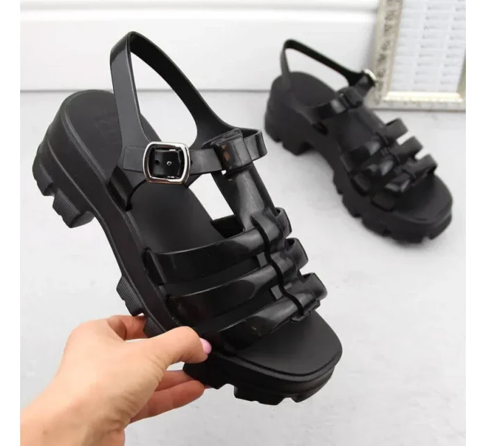 Gumové sandály s W model 20183821 - Zaxy