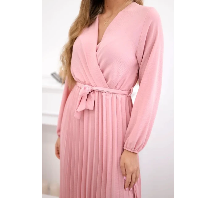 Šaty se svázaným plisovaným lemem tmavě pudrově růžová Šaty se svázaným plisovaným lemem tmavě pudrově růžová