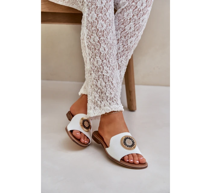 Kožené Pantofle S Dekorací Na Plochém Podpatku Bílé Lewski model 21682268 - Boto Kožené Pantofle S Dekorací Na Plochém Podpatku Bílé Lewski model 21682268 - Boto