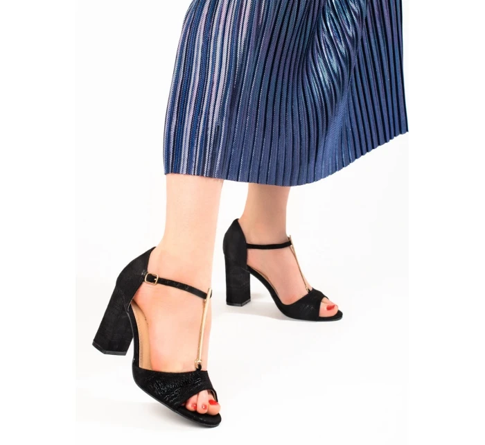 Originální dámské  sandály černé na širokém podpatku