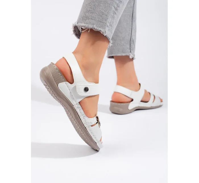 Originální sandály dámské bílé na plochém podpatku Originální sandály dámské bílé na plochém podpatku