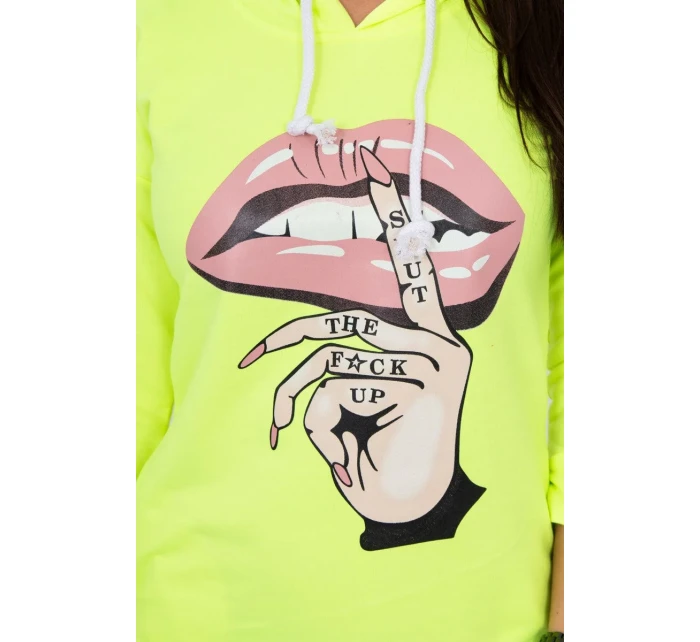 Šaty s delšími zády a barevným neonovým potiskem Šaty s delšími zády a barevným neonovým potiskem