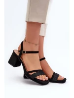 Dámské sandály na vysokém podpatku s lesklým páskem černá Tessata Dámské sandály na vysokém podpatku s lesklým páskem černá Tessata