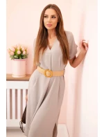 Šaty s ozdobným páskem model 21122340 - K-Fashion Šaty s ozdobným páskem model 21122340 - K-Fashion