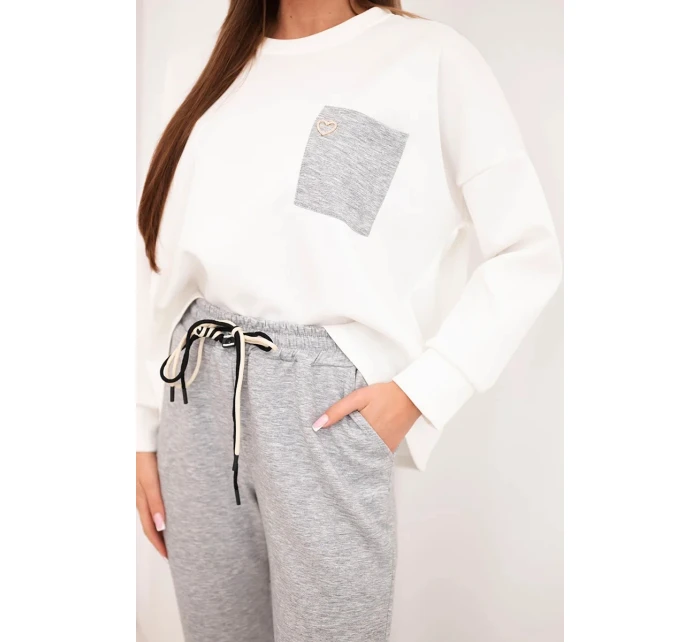 Dámská souprava máslová s kontrastní kapsou šedá