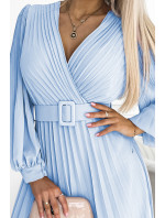 KLARA Dámské plisované šaty v barvě s výstřihem a opaskem model 20110815 - numoco basic