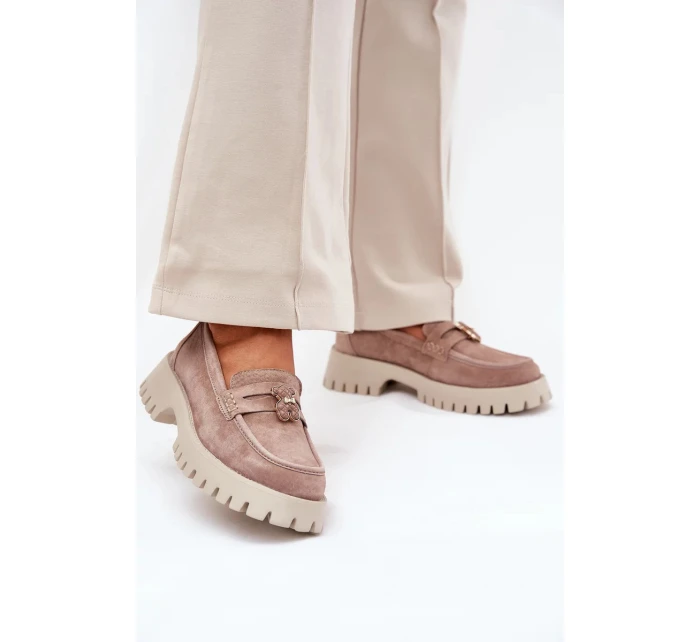 Dámské semišové mokasíny s dekorativní připínkou „Miś“ Vinceza – béžové