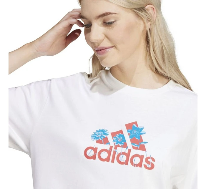Dámské tričko adidas Flower Pack Badge of Sport bílá IT1421 Dámské tričko adidas Flower Pack Badge of Sport bílá IT1421