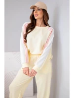 Dámský máslový komplet s lampasem a model 22015438 žlutý - K-Fashion