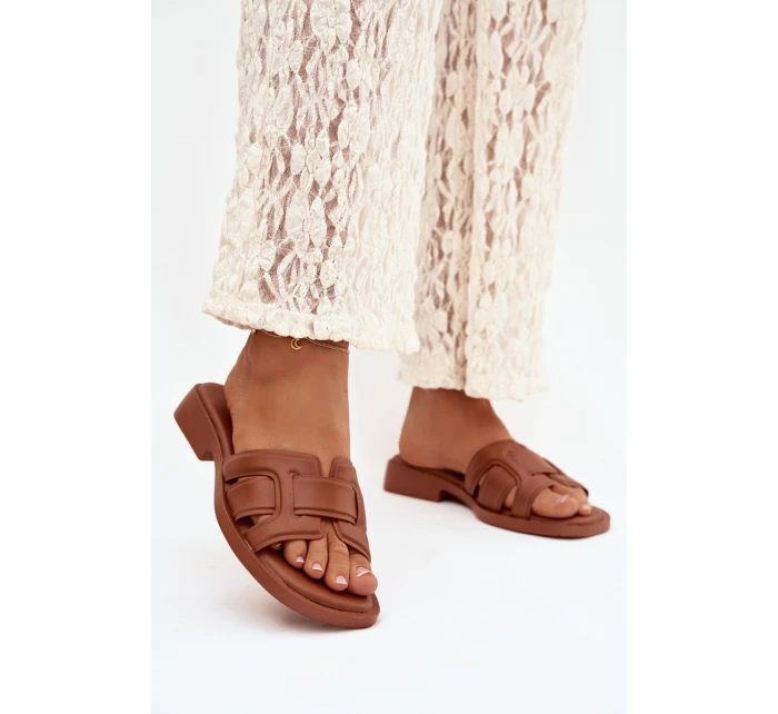 Dámské pantofle na plochém podpatku Camel model 21900529 - Boto Dámské pantofle na plochém podpatku Camel model 21900529 - Boto