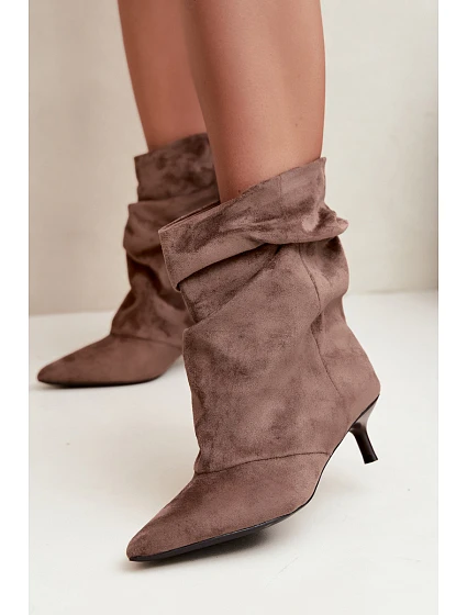 Nazouvací kotníkové boty typu Slouchy na podpatku Khaki Farren