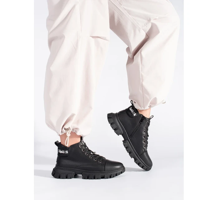 Zajímavé kotníčkové boty dámské černé na plochém podpatku Zajímavé kotníčkové boty dámské černé na plochém podpatku