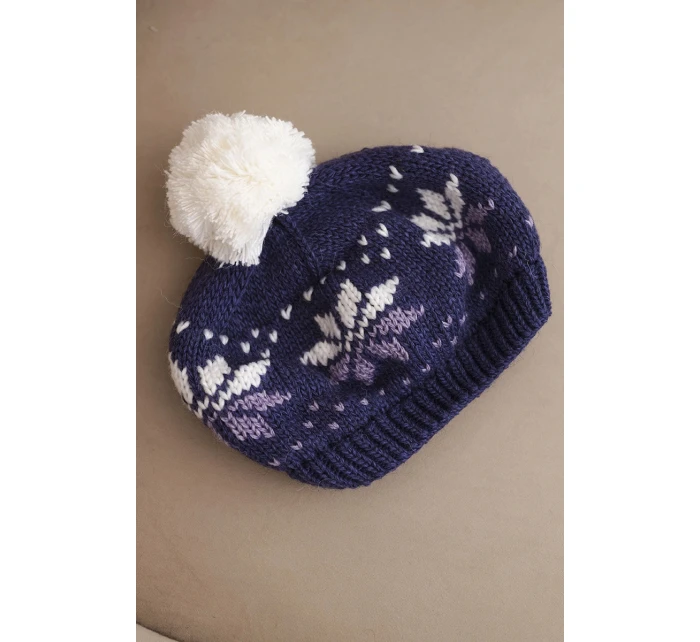 Dámská zimní čepice vlněná s motivem sněhových vloček a bambulí K457 tmavě fialová