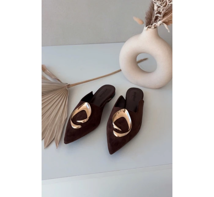 Dámské pantofle Mule s ozdobným zlatým detailem Čokoládové Galvella