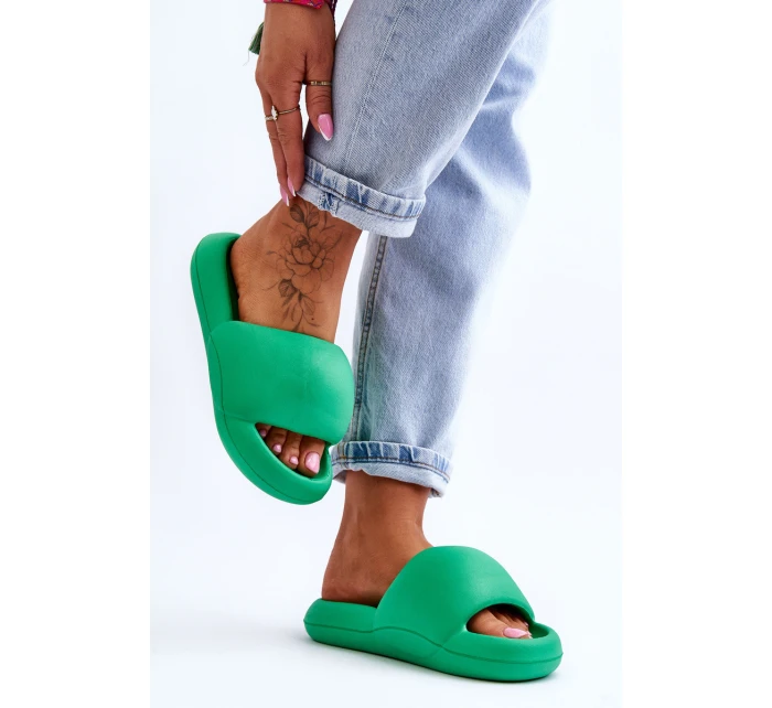 Dámské lehké pěnové pantofle na platformě model 21618541 - Boto Dámské lehké pěnové pantofle na platformě model 21618541 - Boto