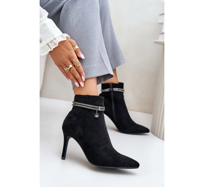 Boty Na Podpatku S Dekorativním Pásem Eko Sametové Vinceza 16469 Černé