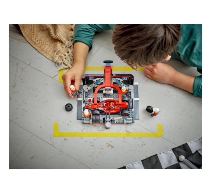 LEGO CITY 60443 Zastávka v boxech F1 a mechanici s vozem Ferrari LEGO CITY 60443 Zastávka v boxech F1 a mechanici s vozem Ferrari