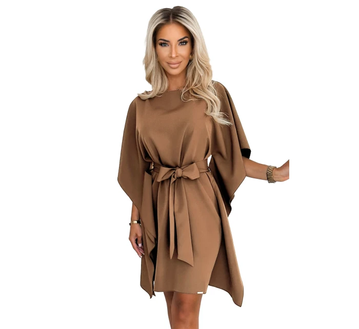 model 21731580 SOFIA Motýlí šaty se zavazováním v pase cappuccino - numoco model 21731580 SOFIA Motýlí šaty se zavazováním v pase cappuccino - numoco