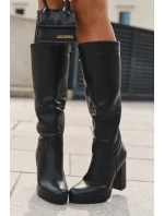 Dámské Kozačky Do Kolena Na Podpatku Eko Kůže Černé model 21705113 - Boto Dámské Kozačky Do Kolena Na Podpatku Eko Kůže Černé model 21705113 - Boto