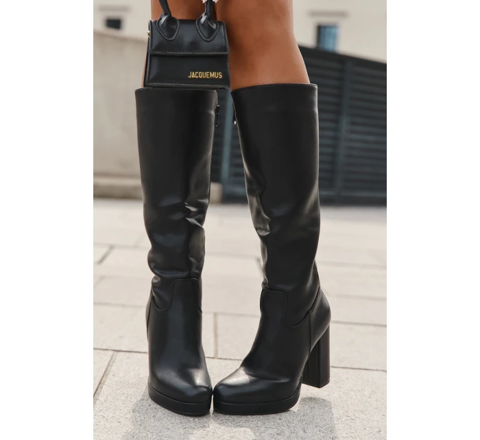 Dámské Kozačky Do Kolena Na Podpatku Eko Kůže Černé model 21705113 - Boto Dámské Kozačky Do Kolena Na Podpatku Eko Kůže Černé model 21705113 - Boto