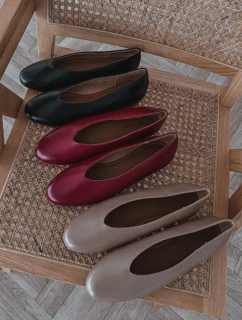 Dámské baleríny z eko kůže na ploché podrážce Černé model 21710667 - Boto