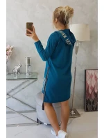 model 18747263 šaty s kapucí a potiskem - K-Fashion model 18747263 šaty s kapucí a potiskem - K-Fashion