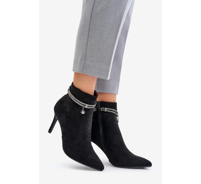 Boty Na Podpatku S Dekorativním Pásem Eko Sametové Vinceza 16469 Černé