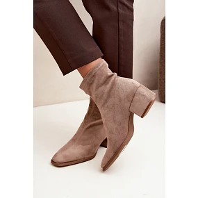 Dámské kotníkové boty na podpatku typu Khaki model 22320781 - Boto Dámské kotníkové boty na podpatku typu Khaki model 22320781 - Boto