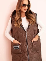 Dámská prošívaná vesta Plus Size s kapucí na zip hnědá