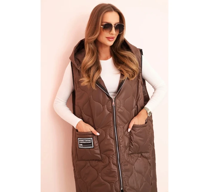 Dámská prošívaná vesta Plus Size s kapucí na zip hnědá