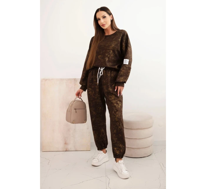 Dámský oversize komplet z viskózy s mikinou a efektem praní hnědý model 21421736 - K-Fashion Dámský oversize komplet z viskózy s mikinou a efektem praní hnědý model 21421736 - K-Fashion