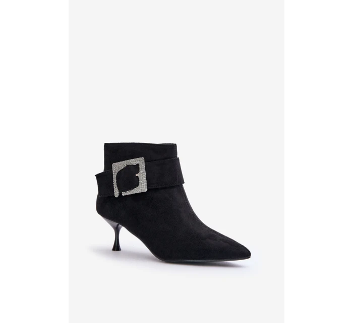 Dámské botky na jehlovém podpatku s ozdobnou sponou černé model 21671085 - Boto