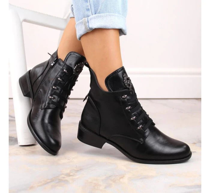 Ploché zateplené boty na podpatku Jezzi W JEZ412A černá Ploché zateplené boty na podpatku Jezzi W JEZ412A černá