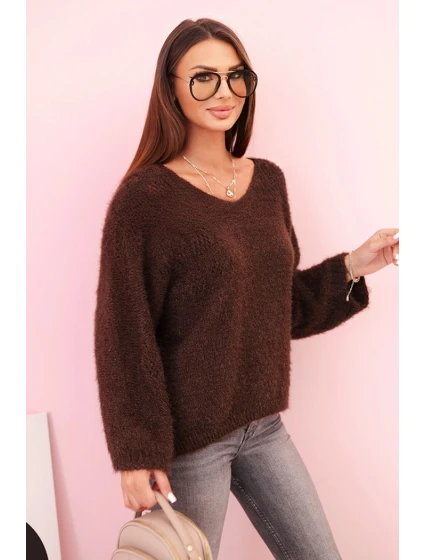 Dámský svetr z mohéru volného střihu s výstřihem do V hnědý Dámský svetr z mohéru volného střihu s výstřihem do V hnědý