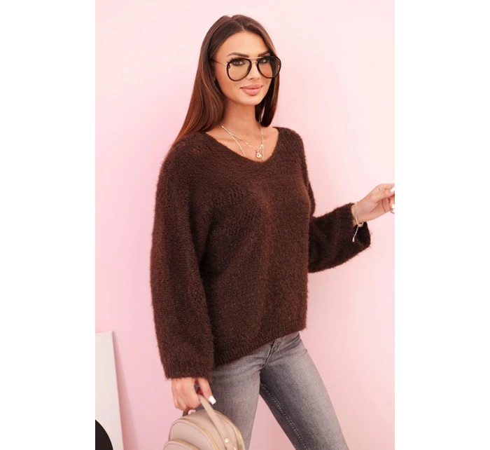 Dámský svetr z mohéru volného střihu s výstřihem do V hnědý Dámský svetr z mohéru volného střihu s výstřihem do V hnědý