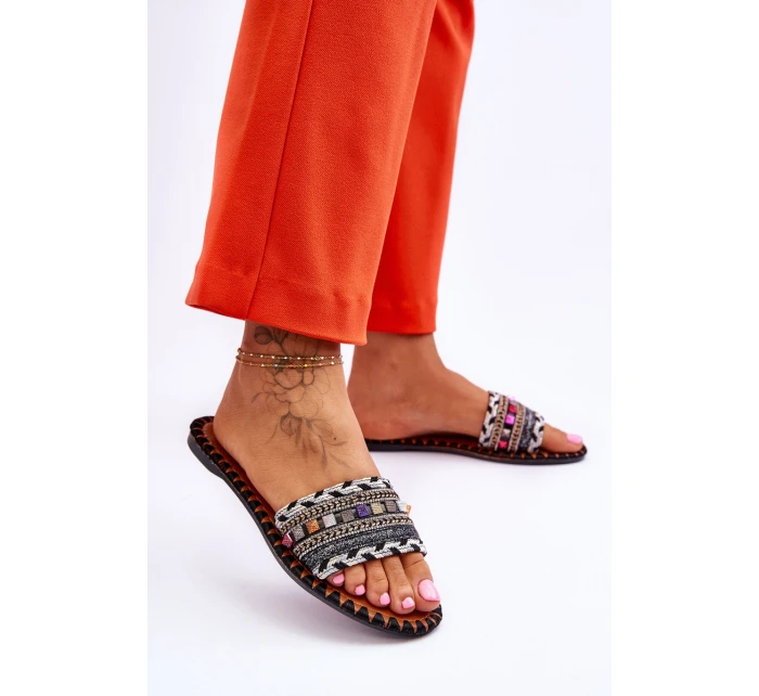 Dámské zdobené pantofle Černá model 21616573 - Boto