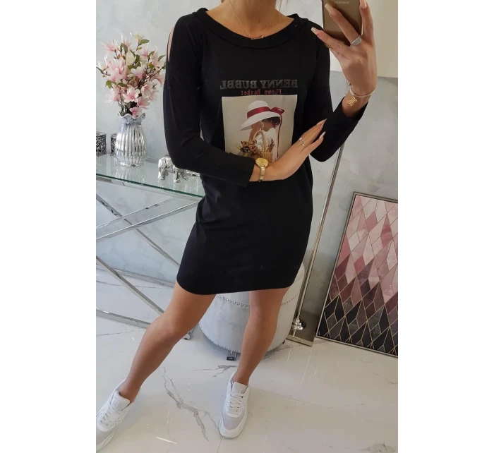 Šaty s potiskem model 18744174 černé - K-Fashion Šaty s potiskem model 18744174 černé - K-Fashion