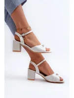 Dámské sandály z eko kůže na vysokém podpatku se stříbrnými ozdobami Narhi Dámské sandály z eko kůže na vysokém podpatku se stříbrnými ozdobami Narhi