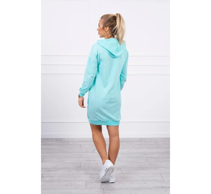 Šaty s kapucí v mátové barvě