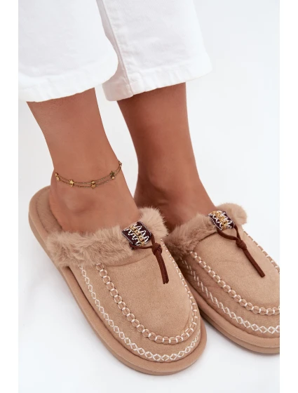 Dámské chlupaté papuče s kožíškem a výšivkou – béžové Perivelle Dámské chlupaté papuče s kožíškem a výšivkou – béžové Perivelle